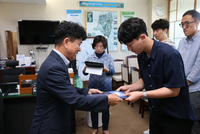 민원처리기간단축마일리지우수공무원표창장수여(18).JPG