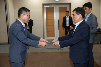 인사발령에의한사령장교부(2).JPG