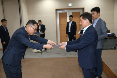 인사발령에의한사령장교부(10).JPG