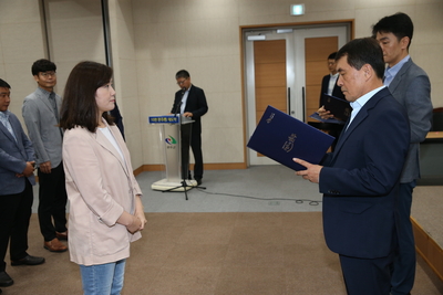 인사발령에의한사령장교부(12).JPG