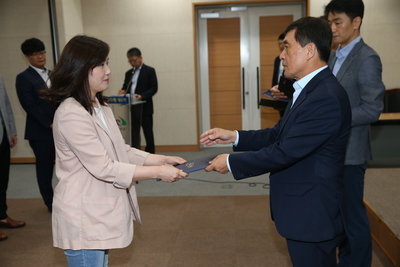 인사발령에의한사령장교부(13).JPG