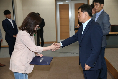 인사발령에의한사령장교부(14).JPG