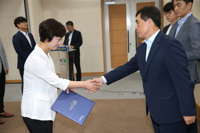 인사발령에의한사령장교부(17).JPG