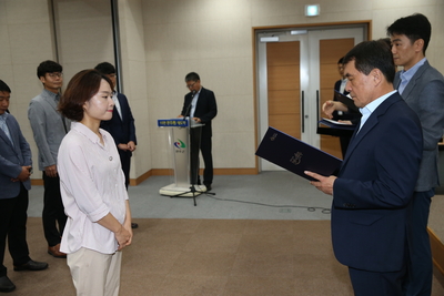 인사발령에의한사령장교부(18).JPG