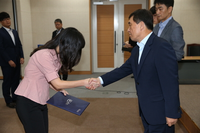 인사발령에의한사령장교부(22).JPG