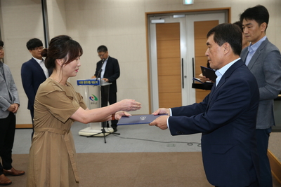 인사발령에의한사령장교부(27).JPG