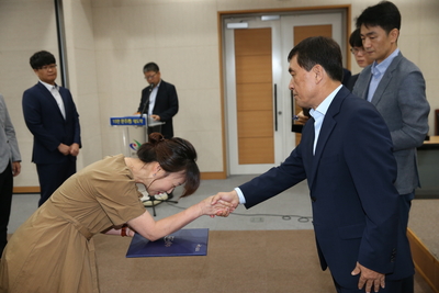 인사발령에의한사령장교부(28).JPG