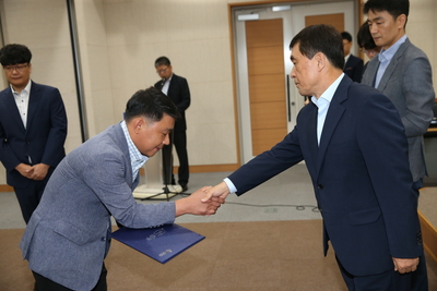인사발령에의한사령장교부(35).JPG