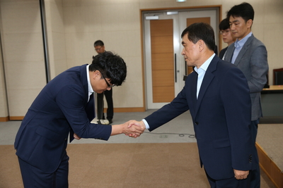 인사발령에의한사령장교부(41).JPG