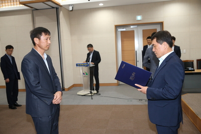 인사발령에의한사령장교부(45).JPG