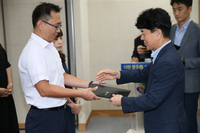 인사발령에의한사령장교부(52).JPG