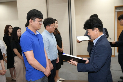 인사발령에의한사령장교부(68).JPG