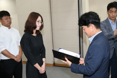 인사발령에의한사령장교부(90).JPG