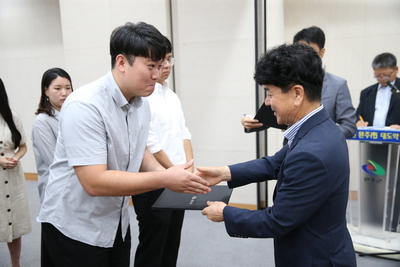 인사발령에의한사령장교부(111).JPG