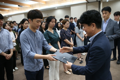 인사발령에의한사령장교부(118).JPG