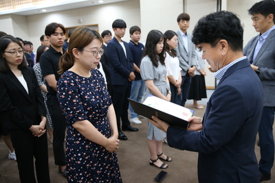 인사발령에의한사령장교부(122).JPG