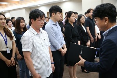 인사발령에의한사령장교부(132).JPG