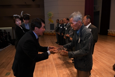 제23회노인의날기념행사(23).JPG