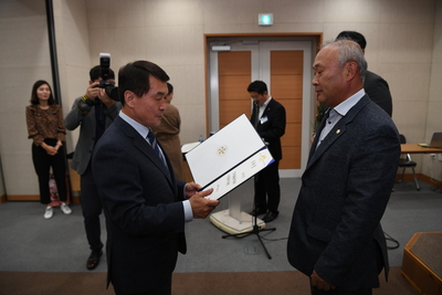 제19기민주평통완주군협의회출범식(31).JPG