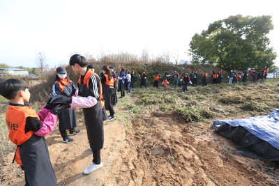 가족봉사단사랑의연탄나눔(52).JPG