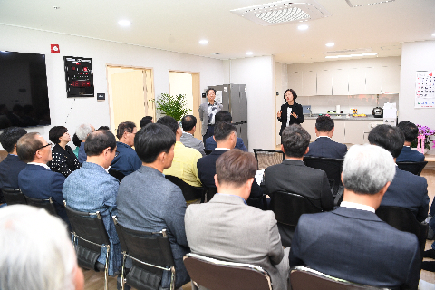모아미래도 1차 경로당 개소식 (21).JPG