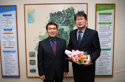 명예군민증수여식(11).JPG