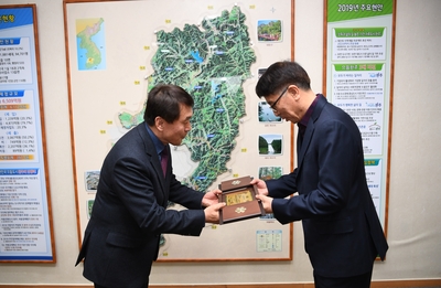 명예군민증수여식(13).JPG