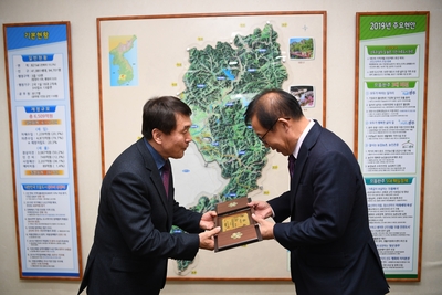 명예군민증수여식(16).JPG