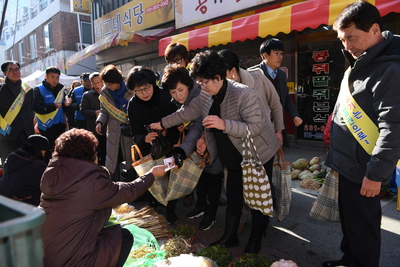 설맞이전통시장장보기행사(35).JPG