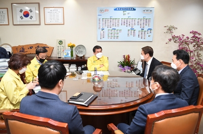 우석대학교기탁물품전달식(4).JPG