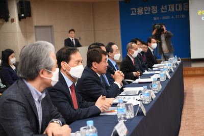 고용안정선제대응패키지사업협약식(2).JPG