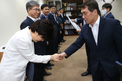 5급교육생수료사령교부(7).JPG