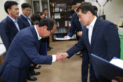 5급교육생수료사령교부(14).JPG