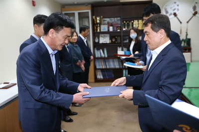 5급교육생수료사령교부(17).JPG