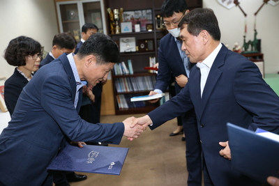 5급교육생수료사령교부(21).JPG
