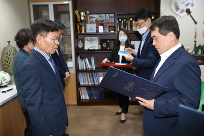 5급교육생수료사령교부(25).JPG