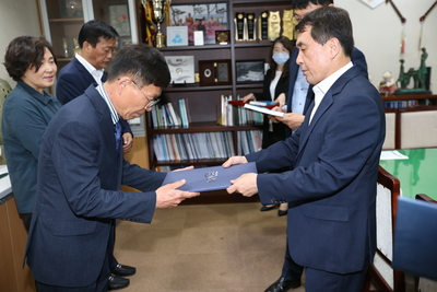 5급교육생수료사령교부(26).JPG