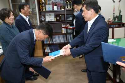 5급교육생수료사령교부(28).JPG