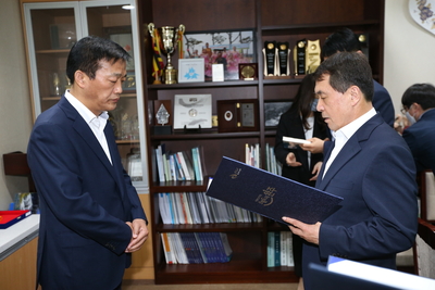 5급교육생수료사령교부(32).JPG