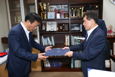 5급교육생수료사령교부(33).JPG