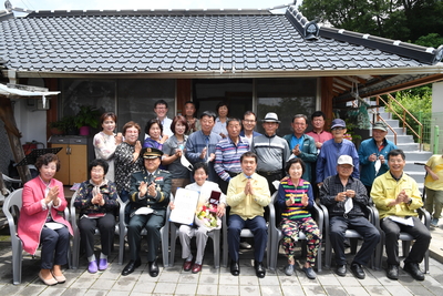 6,25참전용사유공자화랑무공훈장전수식(12).JPG