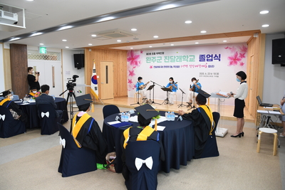 제3회초등학력인정진달래학교졸업식(2).JPG