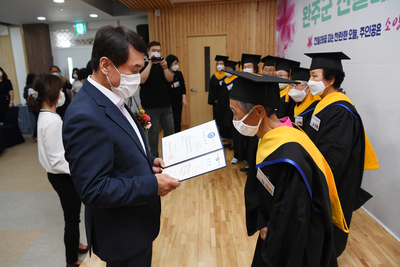 제3회초등학력인정진달래학교졸업식(4).JPG