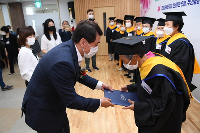 제3회초등학력인정진달래학교졸업식(5).JPG