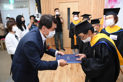 제3회초등학력인정진달래학교졸업식(11).JPG