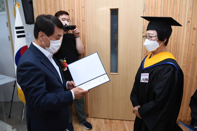 제3회초등학력인정진달래학교졸업식(15).JPG