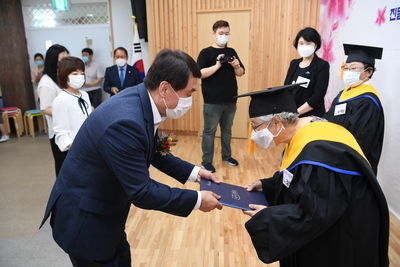 제3회초등학력인정진달래학교졸업식(24).JPG