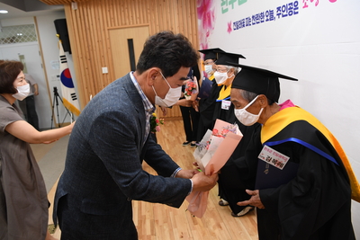 제3회초등학력인정진달래학교졸업식(26).JPG