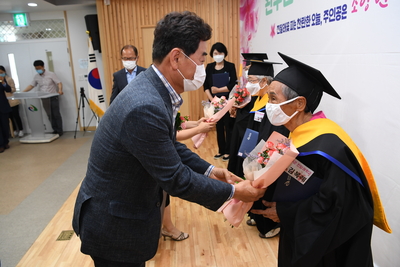 제3회초등학력인정진달래학교졸업식(27).JPG