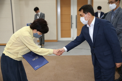 지방공무원임용장교부(12).JPG